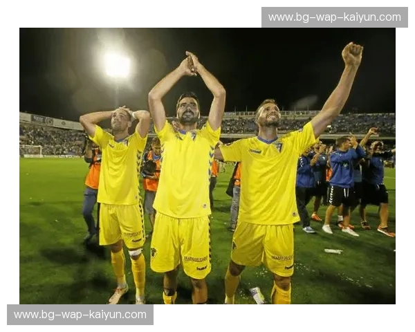 保级泥潭的艺术博弈：塞尔塔vs加的斯，谁能在这场“六分战”中扼住命运的喉咙？